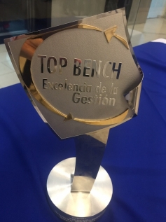 11267 premio top bench excelencia en la gestion