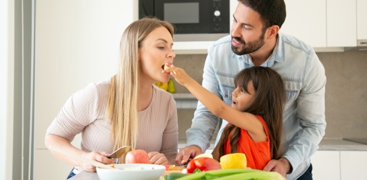 ¿Sabes cómo debe ser la alimentación en cada etapa de la vida?